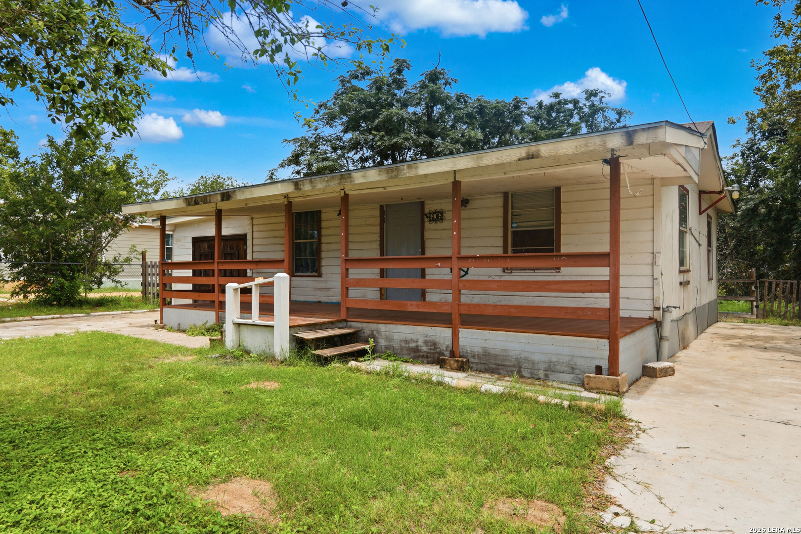 606 Viewpoint Drive Poteet, TX 78065 - Photo 2 of 17