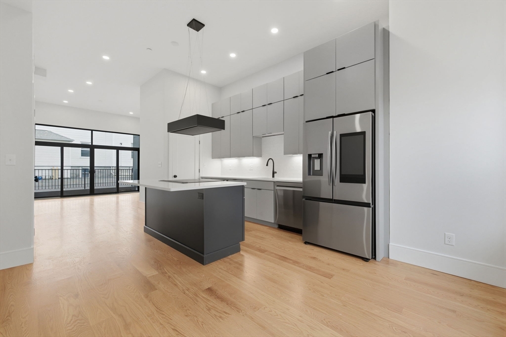 421 High Street, Unit 101A Medford, MA 02155 - Photo 4 of 22