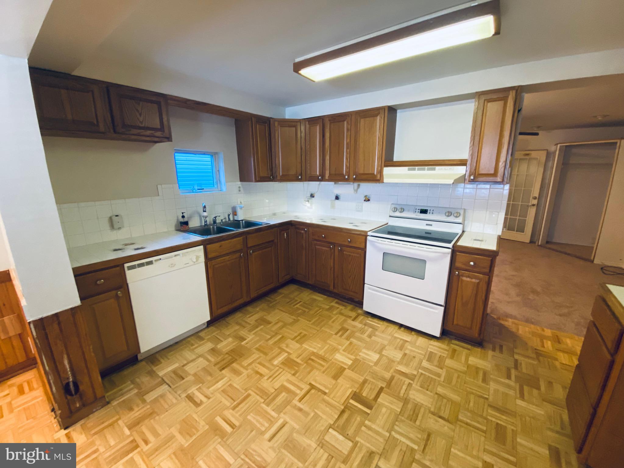 1313 Shore Road Baltimore, MD 21220 - Photo 11 of 13