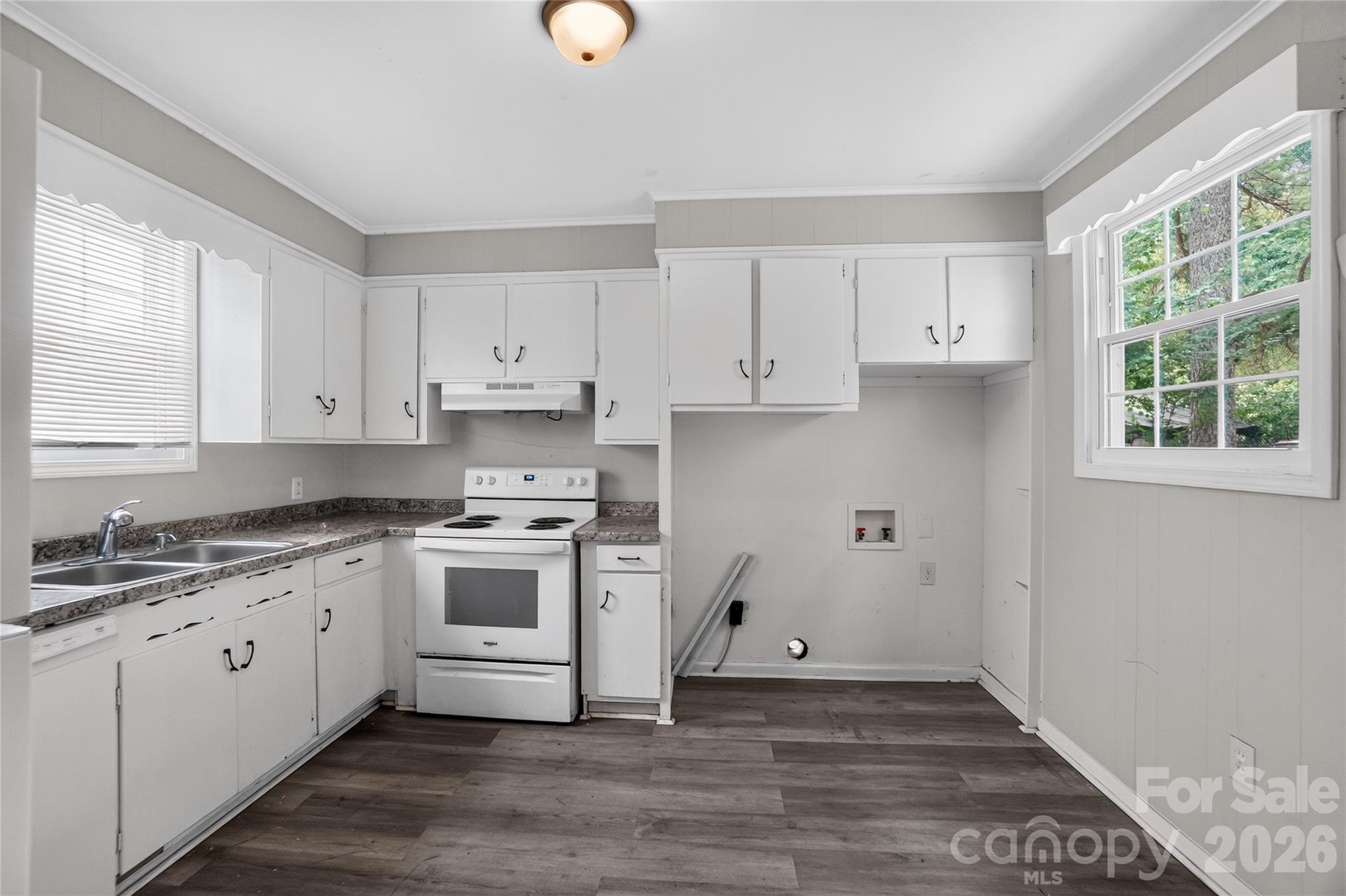 405 North Ransom Street Gastonia, NC 28052 - Photo 4 of 14