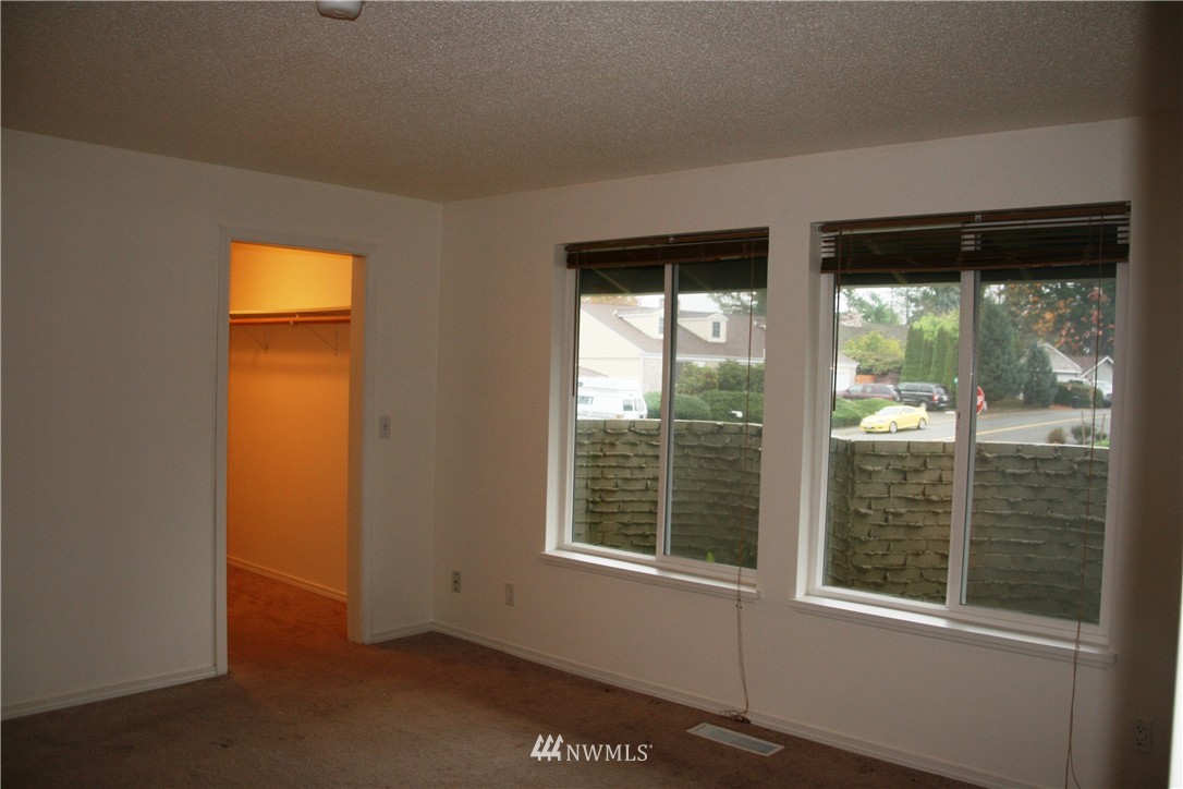 16405 142nd Place Southeast Renton, WA 98058 - Photo 12 of 21 Gallery Image 12