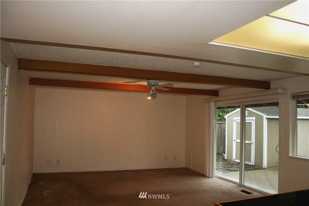 16405 142nd Place Southeast Renton, WA 98058 - Photo 10 of 21 Gallery Image 10