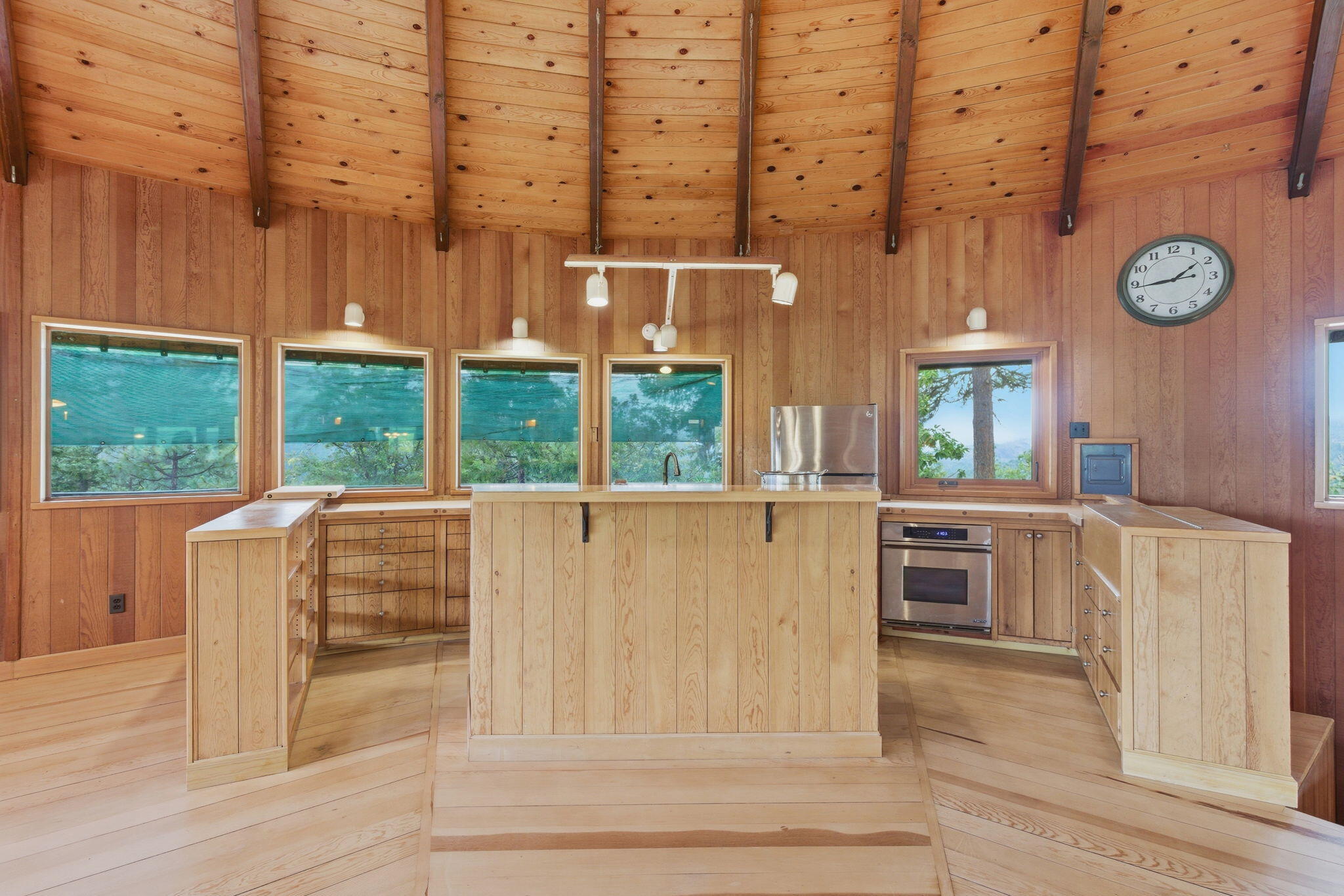 9595 Sterling Creek Road Jacksonville, OR 97530 - Photo 9 of 76 a view of a large window with wooden floor