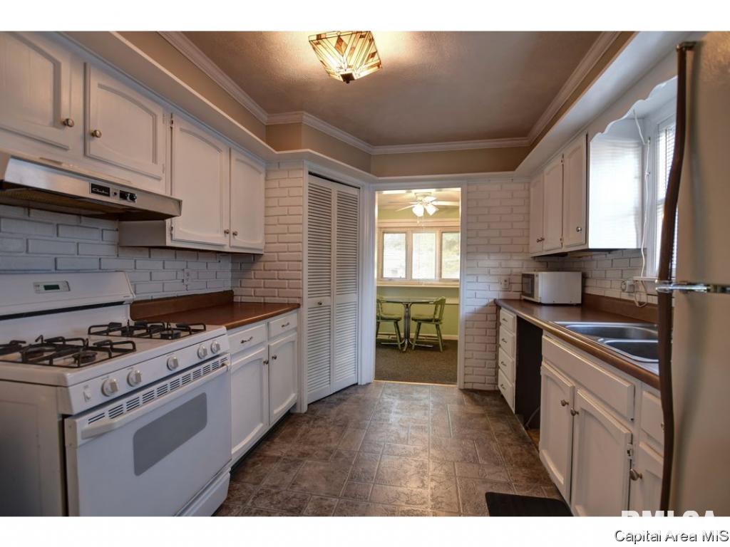 514 Kern Street Springfield, IL 62703 - Photo 7 of 35