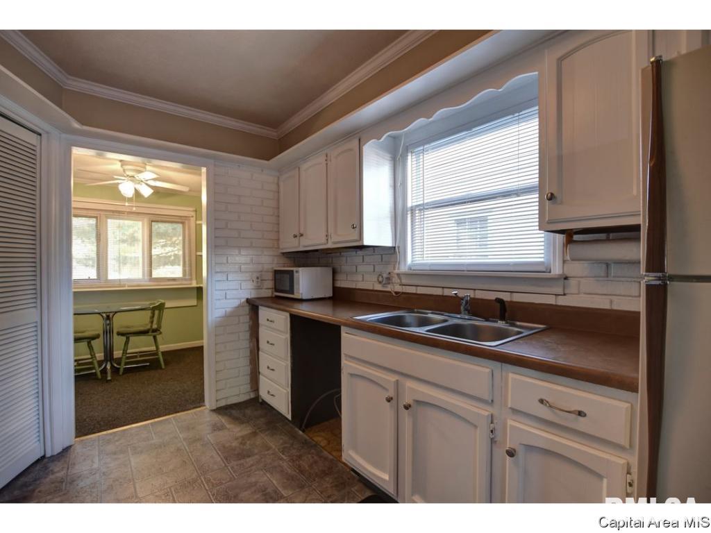 514 Kern Street Springfield, IL 62703 - Photo 8 of 35