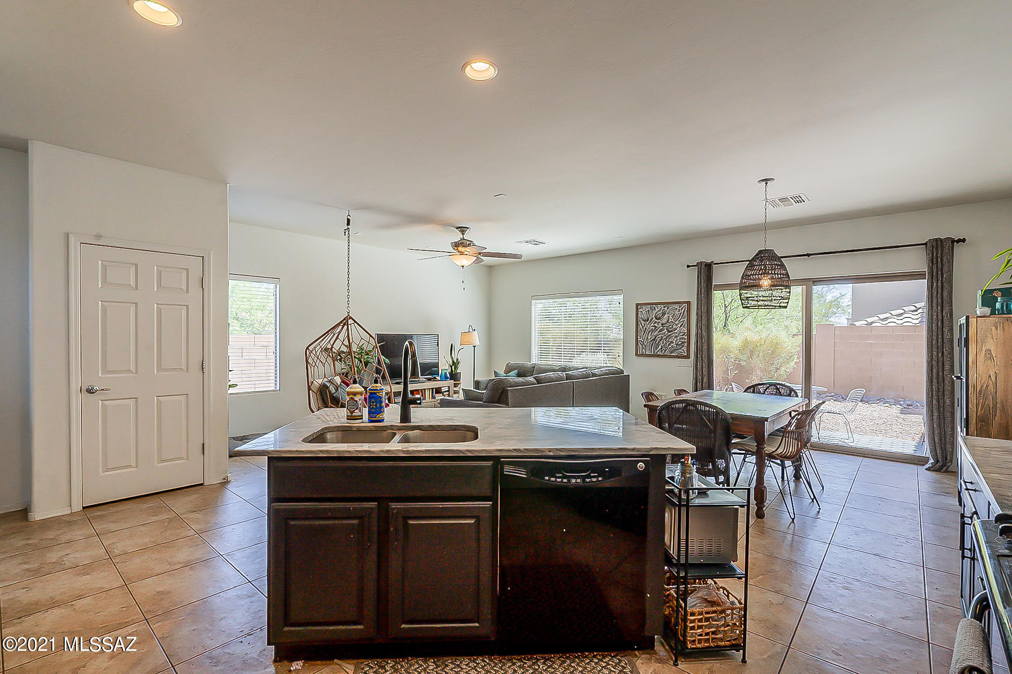 6001 South Raven Rock Road Tucson, AZ 85747 - Photo 5 of 39