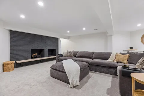 $975,000 | 7401 West Shore Drive, Edina, MN 55435