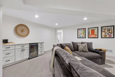 $975,000 | 7401 West Shore Drive, Edina, MN 55435