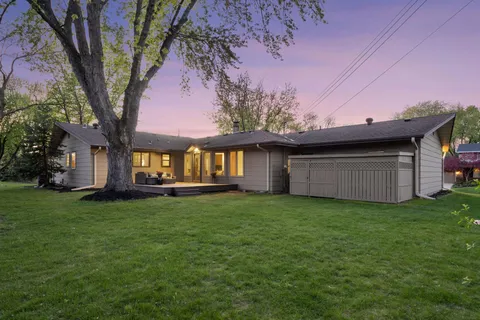 $975,000 | 7401 West Shore Drive, Edina, MN 55435