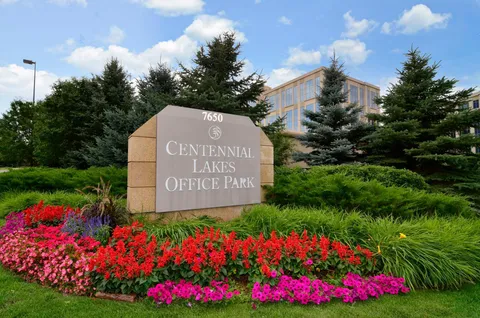 $975,000 | 7401 West Shore Drive, Edina, MN 55435