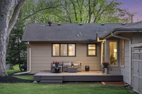 $975,000 | 7401 West Shore Drive, Edina, MN 55435