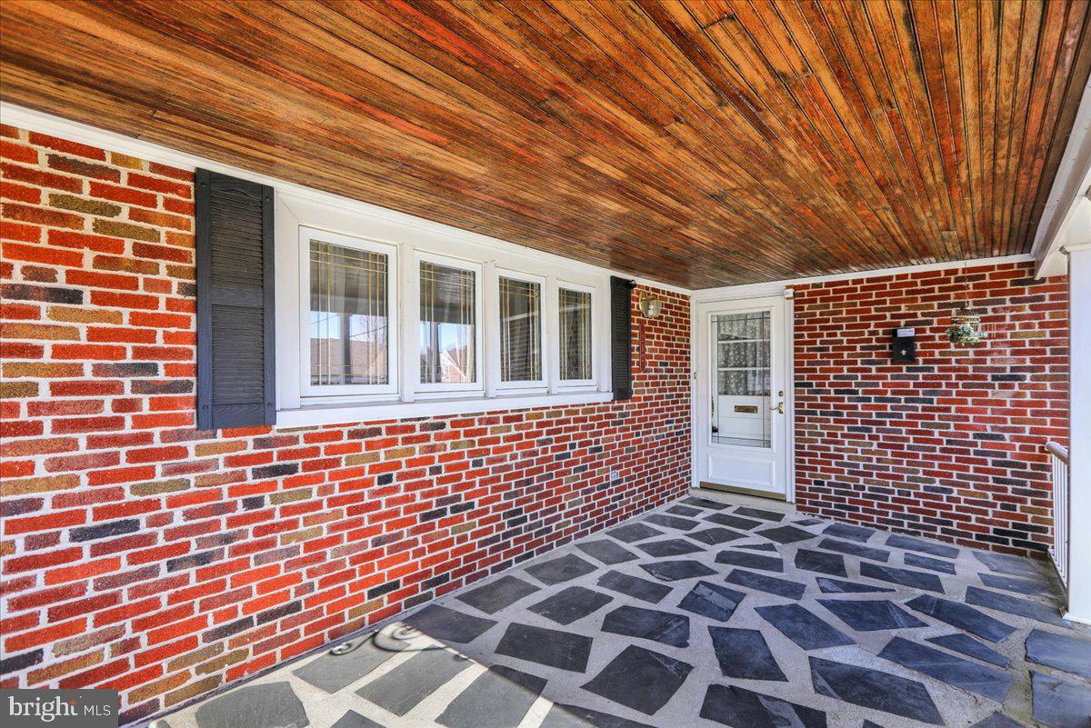 212 Mayer Street Reading, PA 19606 - Photo 3 of 37 a front view of a house