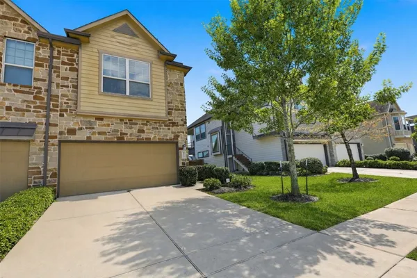 $2,550 | 28027 Rocky Heights Drive, Spring, TX 77386