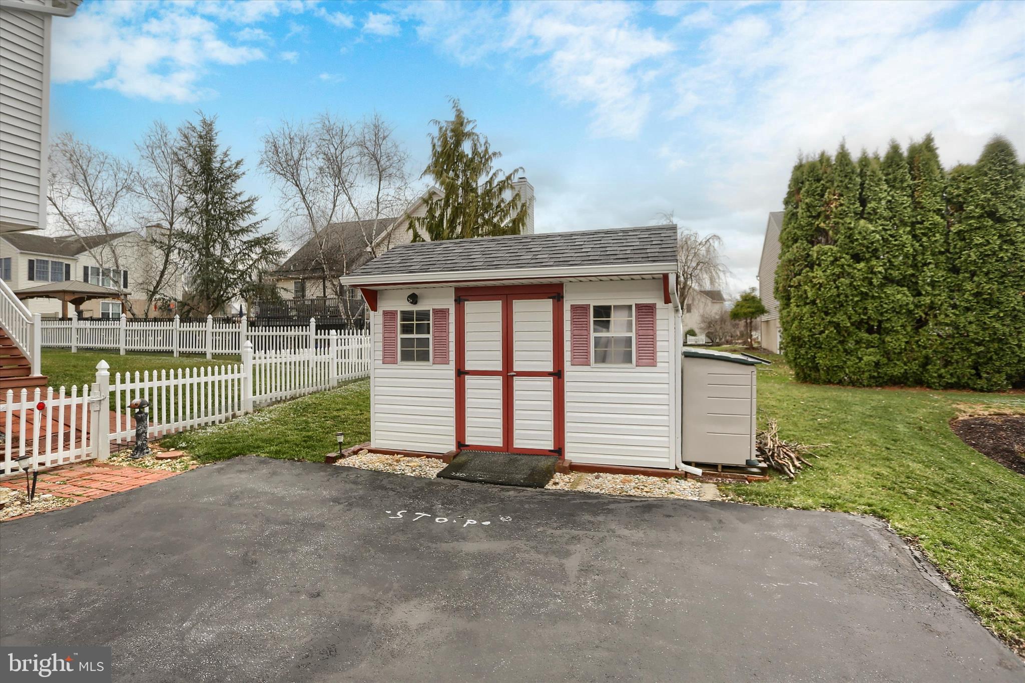 26 Rye Lane Palmyra, PA 17078 - Photo 47 of 52 front view of a house with a yard