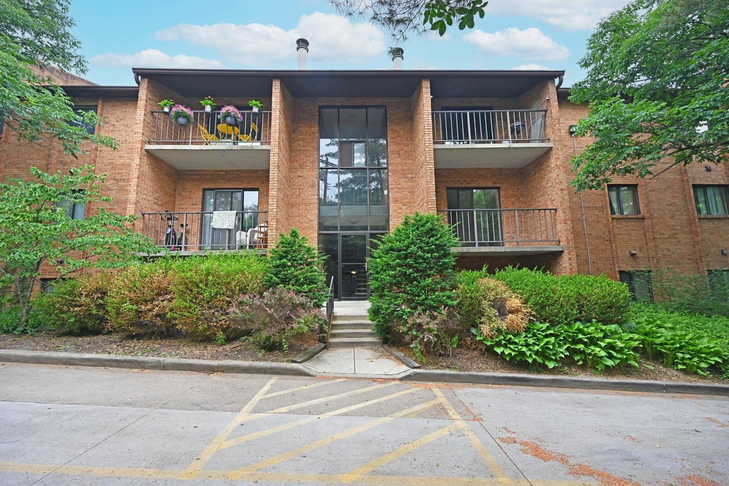 522 Riddle Road, Unit 21 Cincinnati, OH 45220 - Photo 1 of 24 Gallery Image 1
