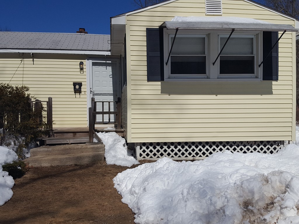 18 Mayflower Road Leicester, MA 01524 - Photo 3 of 17 Gallery Image 3