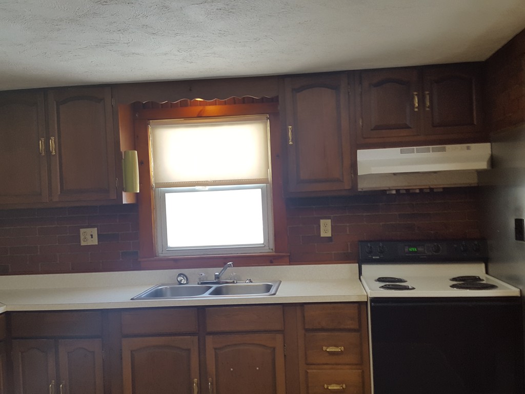 18 Mayflower Road Leicester, MA 01524 - Photo 7 of 17 Gallery Image 7
