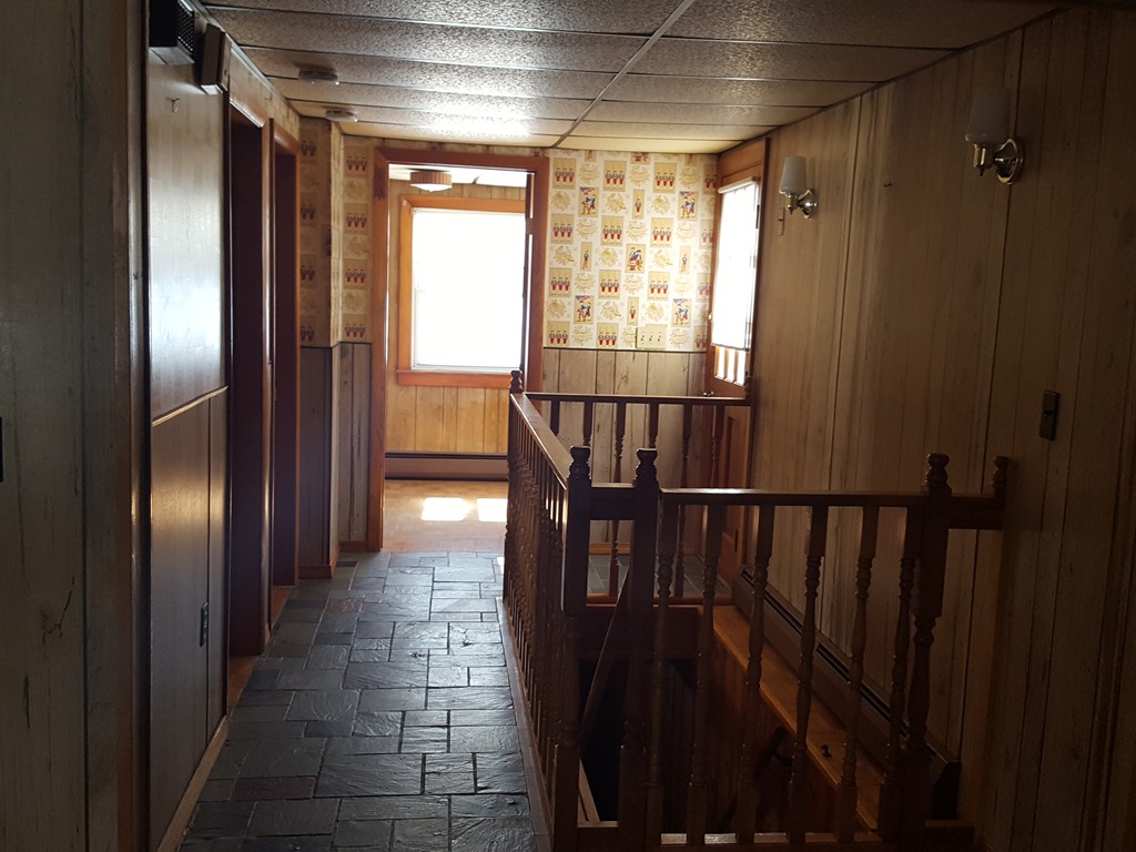 18 Mayflower Road Leicester, MA 01524 - Photo 8 of 17 Gallery Image 8
