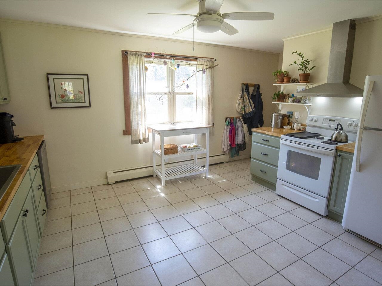 35 Lee Road Worcester, VT 05682 - Photo 13 of 36