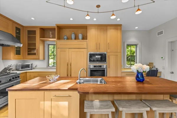 $1,995,000 | 961 Little River Farm Road, Stowe, VT 05672