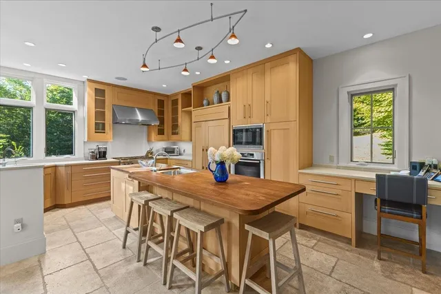 $2,095,000 | 961 Little River Farm Road, Stowe, VT 05672