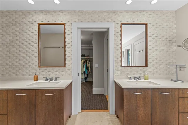 $2,095,000 | 961 Little River Farm Road, Stowe, VT 05672