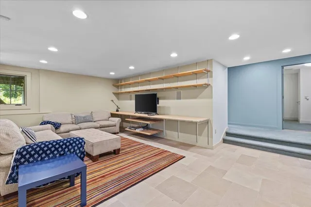 $2,095,000 | 961 Little River Farm Road, Stowe, VT 05672