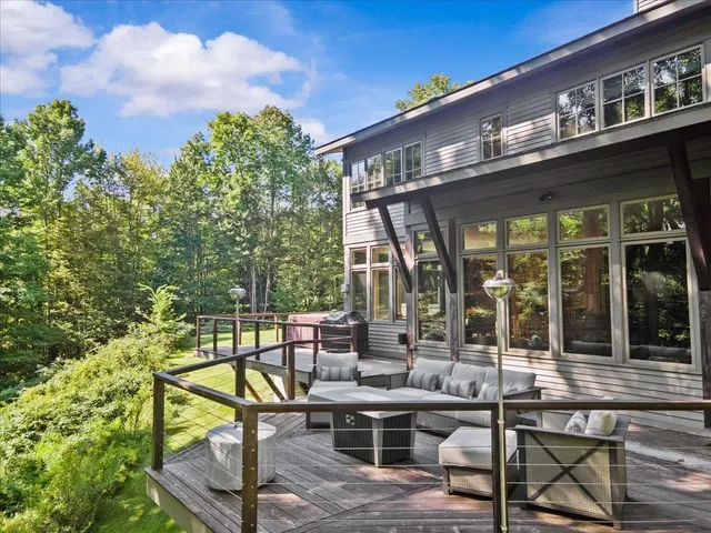 $2,095,000 | 961 Little River Farm Road, Stowe, VT 05672