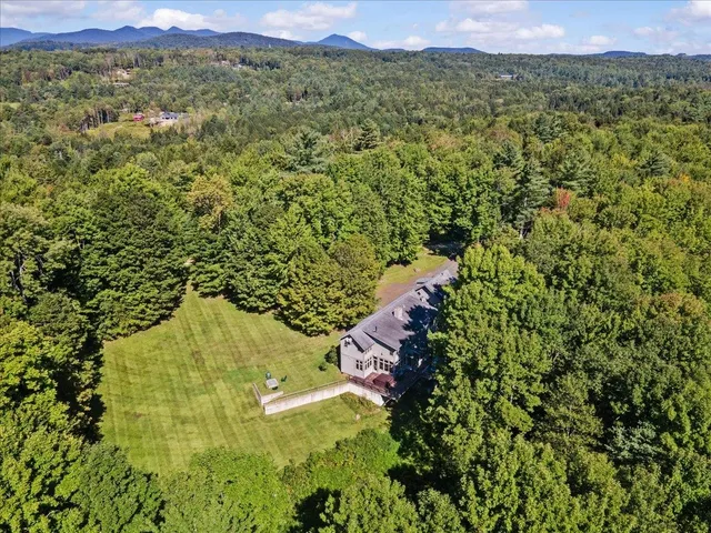 $2,095,000 | 961 Little River Farm Road, Stowe, VT 05672