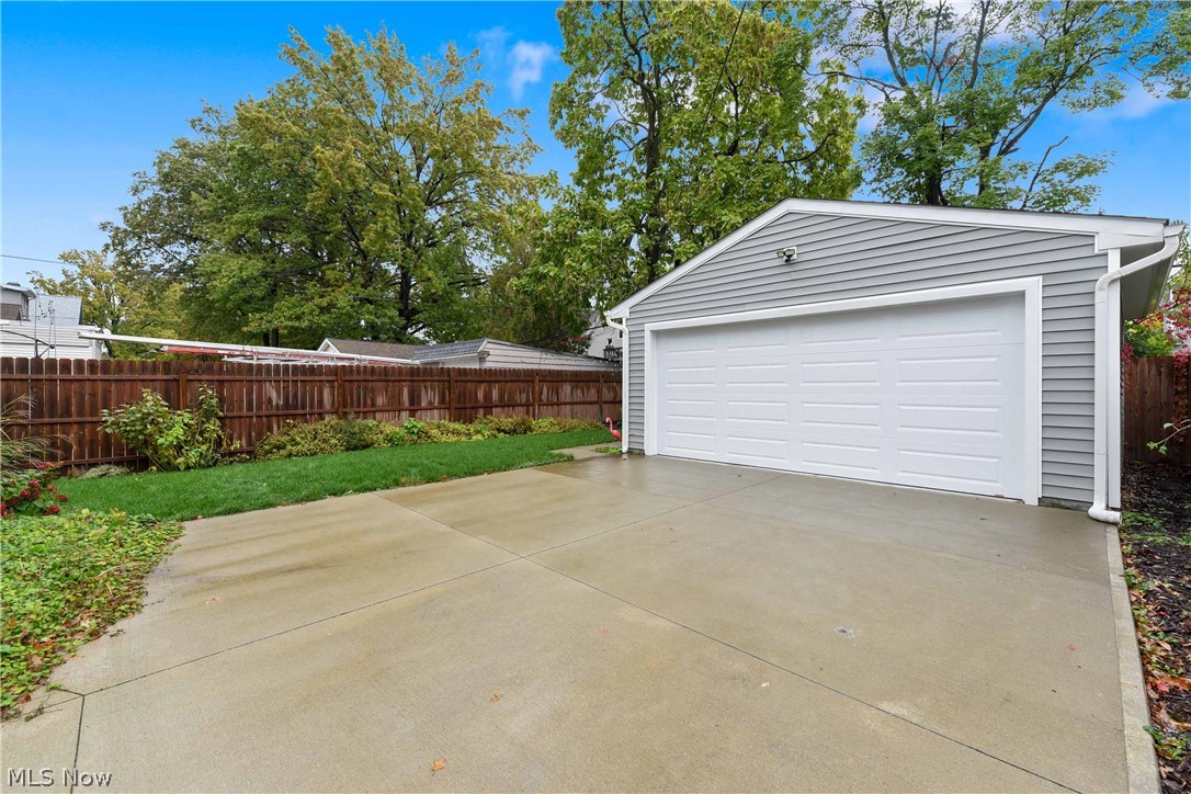 1283 Warren Road Lakewood, OH 44107 - Photo 33 of 35