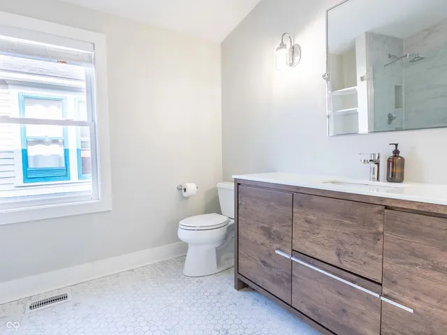 $2,400 | 715 Cottage Avenue, Indianapolis, IN 46203