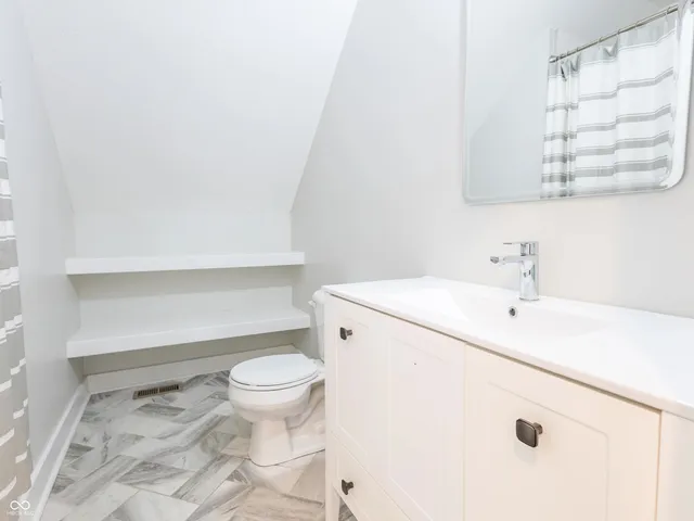 $2,400 | 715 Cottage Avenue, Indianapolis, IN 46203