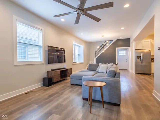 $2,400 | 715 Cottage Avenue, Indianapolis, IN 46203