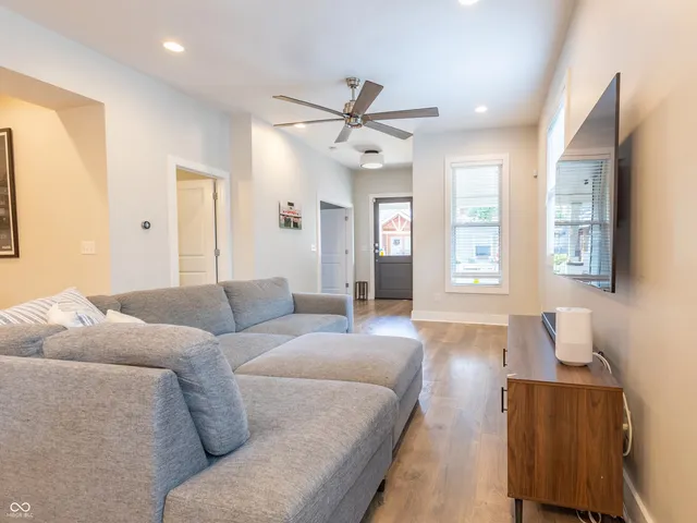 $2,400 | 715 Cottage Avenue, Indianapolis, IN 46203