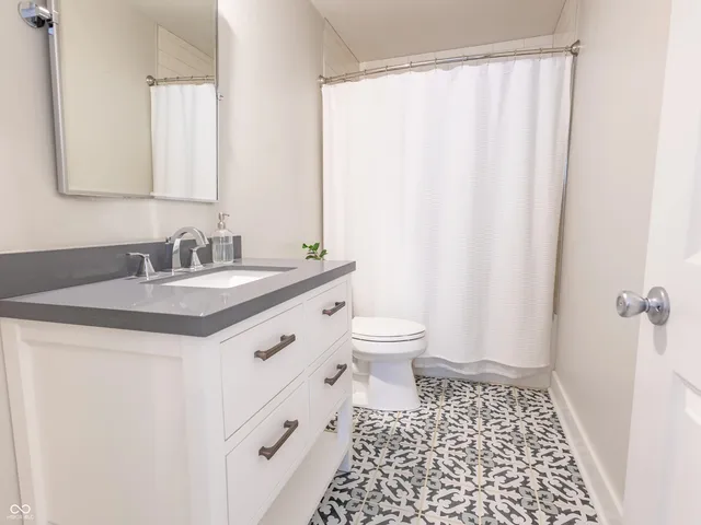 $2,400 | 715 Cottage Avenue, Indianapolis, IN 46203