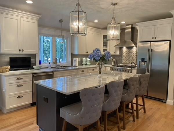 11 Boswell Road Reading, MA 01867 - Photo 3 of 15 Gallery Image 3