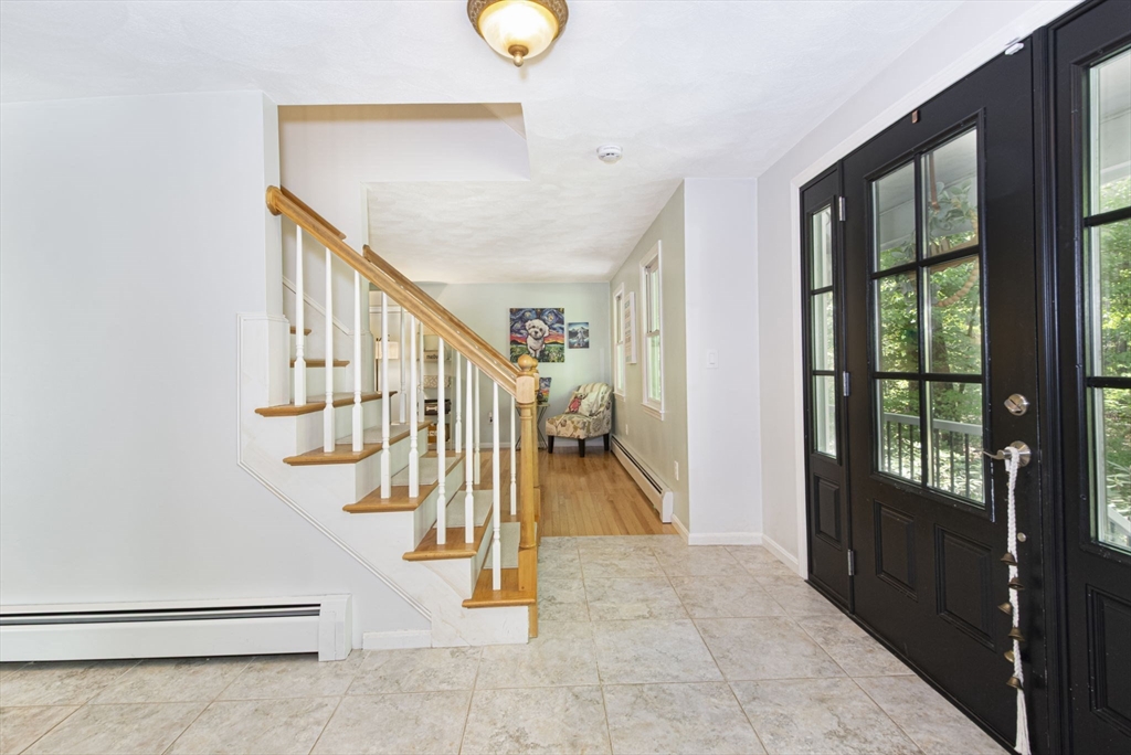 8 Upton Street Dunstable, MA 01827 - Photo 9 of 39