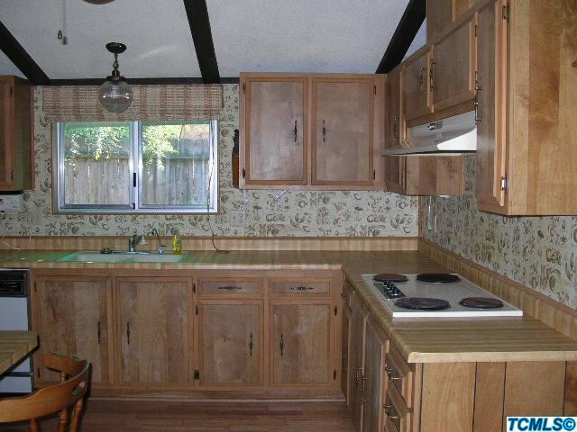 40905 Elk Drive Three Rivers, CA 93271 - Photo 18 of 29 Kitchen