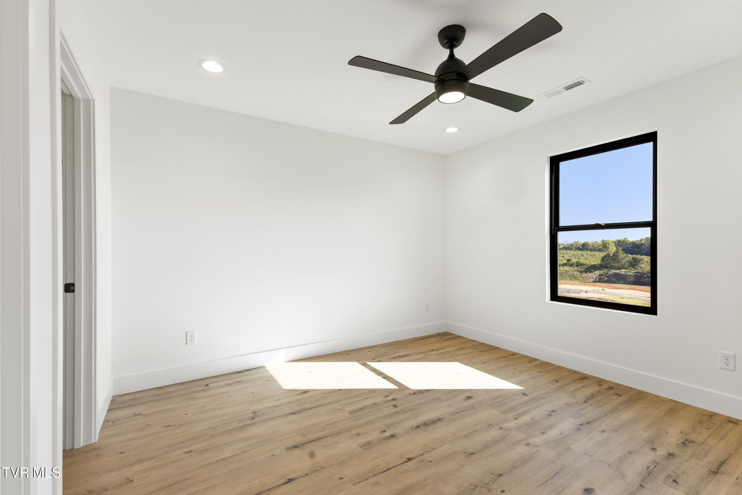 420 Noes Chapel Road Morristown, TN 37814 - Photo 29 of 34 32_img_4037