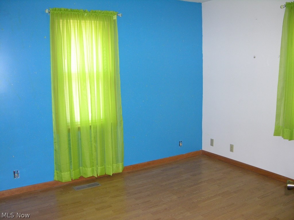 27 Mound Manor Road St. Marys, WV 26170 - Photo 7 of 11 Bedroom