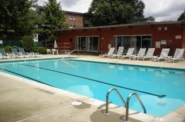 $2,500 | 44 Broadlawn Drive, Unit 18B, Chestnut Hill, MA 02467