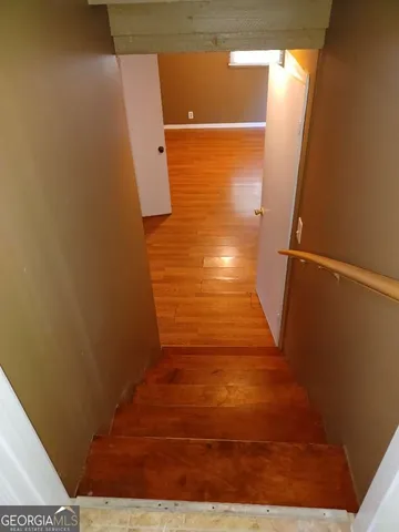 a view of walk in closet