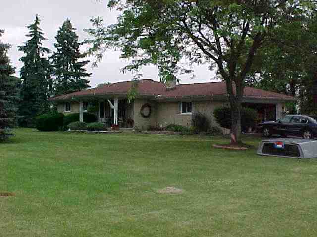 17595 21 Mile Road Macomb, MI 48044 - Photo 2 of 4 31062121-1.JPG