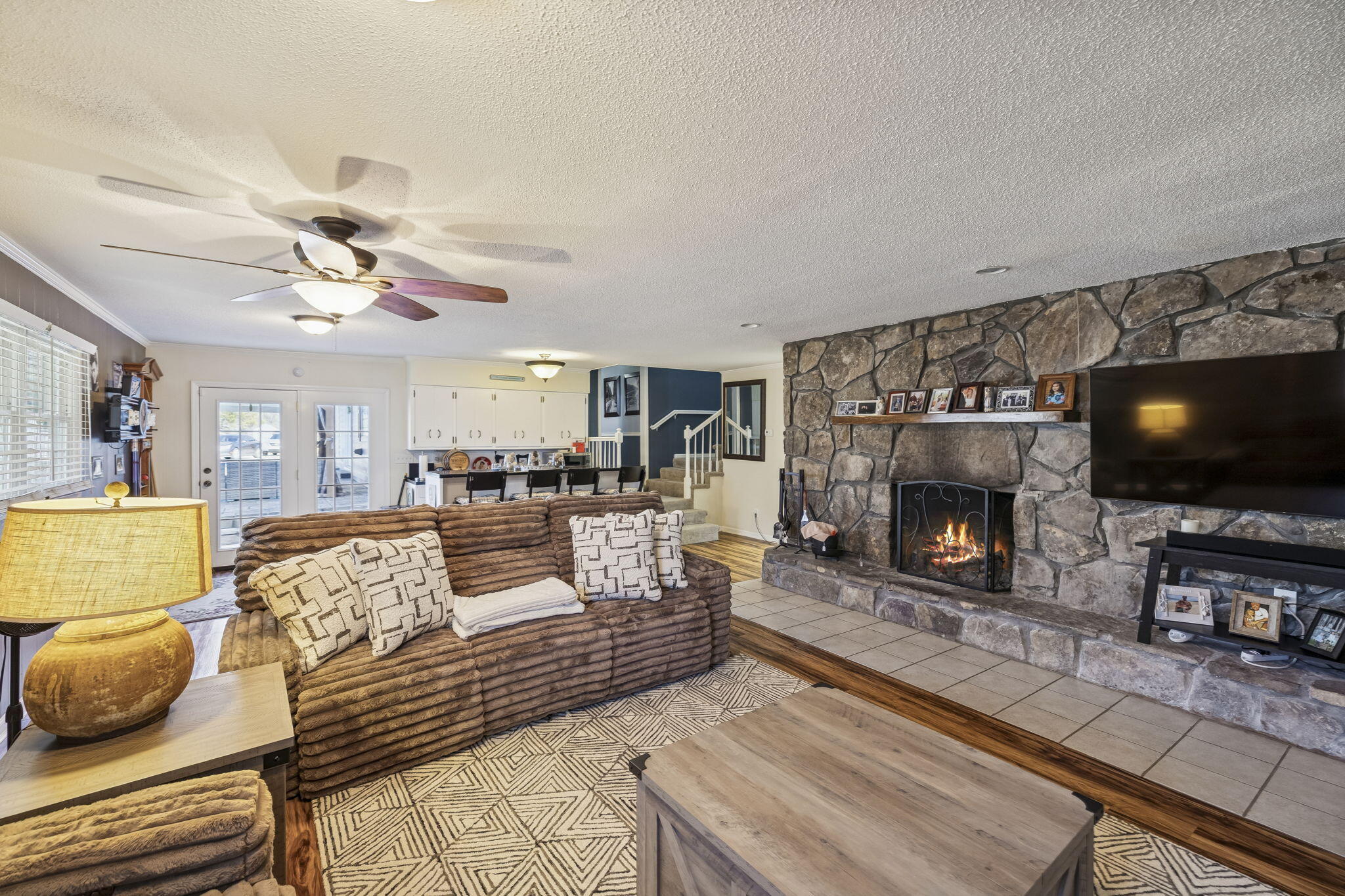 110 Hazel Drive Dalton, GA 30721 - Photo 5 of 75 Family room/den with wet bar