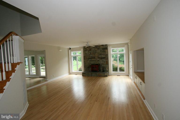 7008 Ridgeway Drive Springfield, VA 22150 - Photo 13 of 30 Living Room