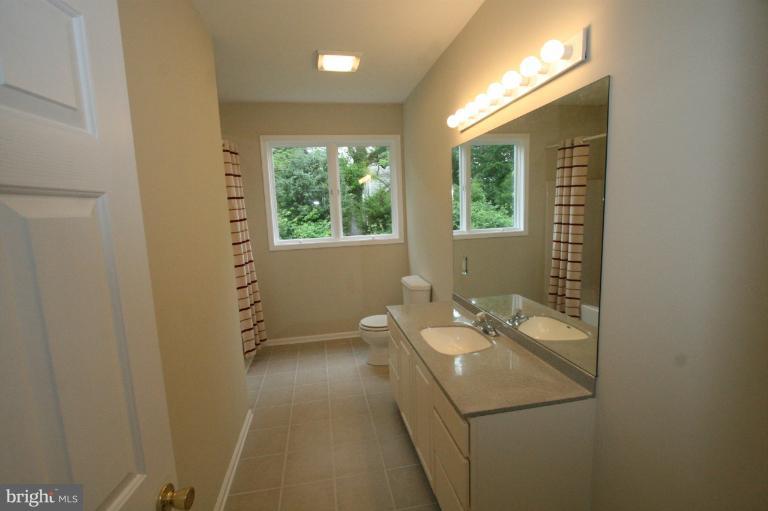 7008 Ridgeway Drive Springfield, VA 22150 - Photo 26 of 30 Bath