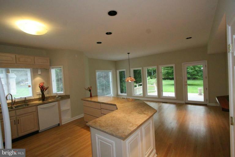 7008 Ridgeway Drive Springfield, VA 22150 - Photo 30 of 30 Kitchen