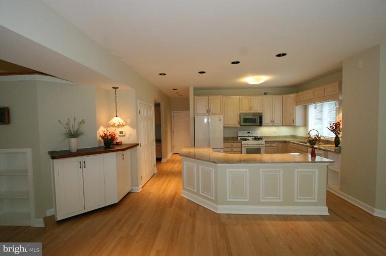 7008 Ridgeway Drive Springfield, VA 22150 - Photo 8 of 30 Kitchen