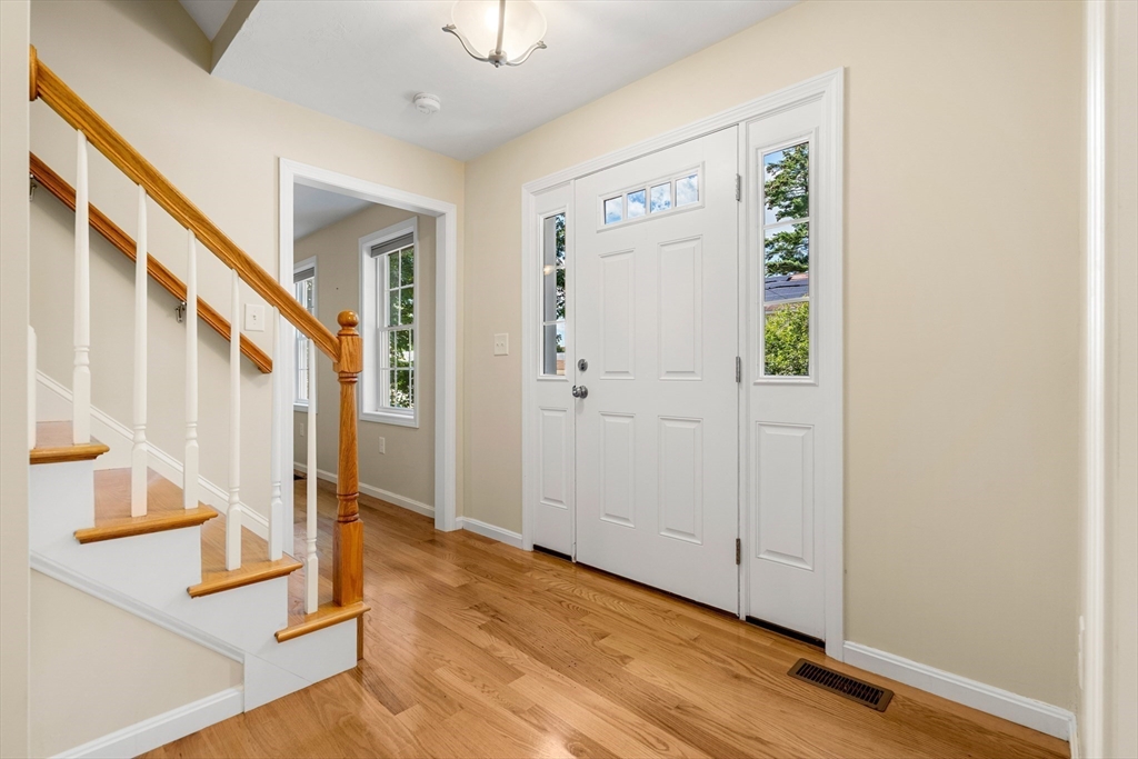 79 Bridle Road Billerica, MA 01821 - Photo 4 of 42