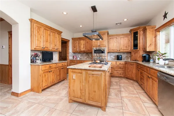 $1,600,000 | 17894 Deer Ridge Road, Moody, TX 76557